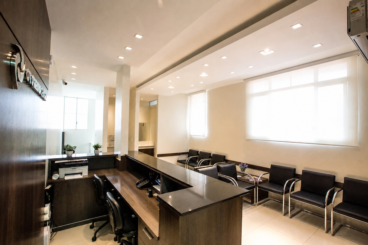 Clínica Otorrinocentro Taubaté - ambiente médico moderno